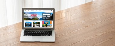 Model arama ve seyahat planlama için internet sitesi uçuş, otel ve tur rezervasyonları için anlaşma ve paket sunuyor