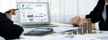 İş veri paneli pazarlama stratejisi planlaması için canlı iş zekası analizi sağlar