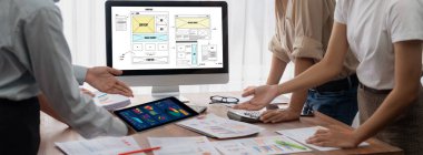 Web sitesi tasarım yazılımı çevrimiçi perakende ticaret ve e-ticaret için canlı şablon sağlıyor