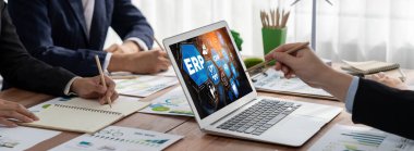 Pazarlama stratejisini planlamak için ERP girişimi kaynak planlama yazılımı