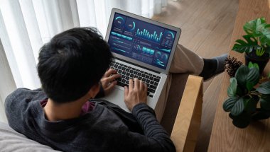 İş veri paneli, pazarlama stratejisi planlaması için iş zekası analizi sunar. Müşteri taleplerini analiz etmek ve iş dünyasının geleceğini önceden görmek için büyük veriler sunulur.