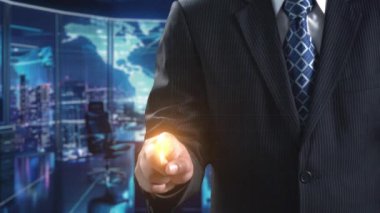 İş adamı iş büyümesi için ölçümleri değerlendirir, genişleme hedefleri koyar. İnovasyon ve strateji 2025 yoluyla sürekli iş büyümesini teşvik etme hakkında görüşler. Kullanıcı Kimliği