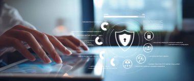 İş adamı siber güvenliğin özünü keşfeder. Siber koruma yöntemlerini, tehditleri derinlemesine araştır ve siber güvenlik duruşunu güçlendir. Siber Güvenlik Çağı EIDE 'de gezinmek için gerekli