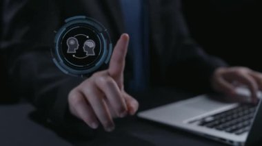 Yapay zeka mühendisliği, büyük veri ve yapay zeka makinesi kavramında yapay zeka beyin işlemcisiyle iş desteği için üretken yapay zeka kullanmayı öğrenen insan etkileşimi. Kullanıcı Kimliği