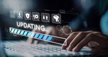 İş adamı bilgi ve yazılımın güncellenmesine yatırım yaparak rekabetçiliğin güncellenmesini sağlar. Hem bilgi hem de yazılım verimliliği güncellemesi için sürekli güncelleme ve güncelleme öncelikleri belirleniyor. EIDE