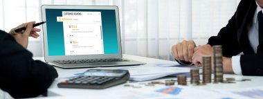 Şirket işleri için canlı bilgisayar yazılımının müşteri deneyimi ve gözden geçirme analizi