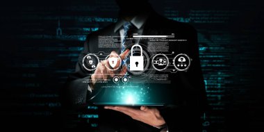 İş adamı siber güvenliğin özünü keşfeder. Siber koruma yöntemlerini, tehditleri derinlemesine araştır ve siber güvenlik duruşunu güçlendir. Siber Güvenlik Çağı FaaS 'ında yol almak için gerekli.