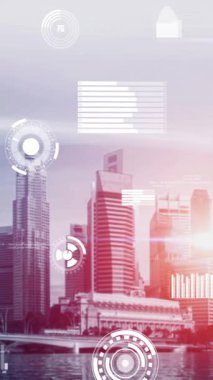 Gelecekteki bina inşaatı ve HUD hologram grafik tasarımı ile yaratıcı mühendislik projesi konsepti. İnşaat mühendisi, mimar ya da inşaat işçisi modern sivil teknoloji ile çalışıyor..