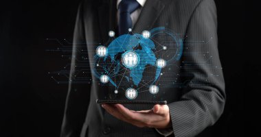 İş adamı ağ kurar, değerli bağlantılar kurar. EIDE profesyonel ağ ve fırsatları genişletmek için etkili insan ağ stratejileri