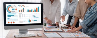 İş veri paneli, pazarlama stratejisi planlaması için iş zekası analizi sunar. Müşteri taleplerini analiz etmek ve iş dünyasının geleceğini önceden görmek için büyük veriler sunulur.