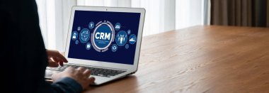 CRM işletme ve işletme için modern bilgisayarda müşteri ilişkileri yönetim sistemi