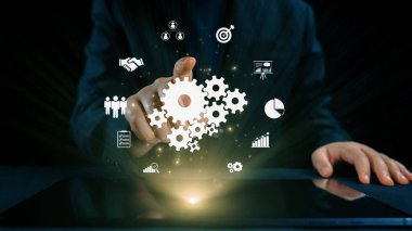 İş adamı takım çalışmasını ve işbirliğini teşvik eder, takım işlevini ve verimliliğini artırır. Stratejik işbirliği ve ortak hedeflerle takım çalışmasını artırmak. Kullanıcı Kimliği