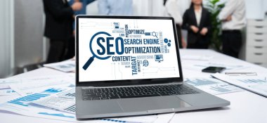 SEO arama motoru optimizasyonu bilgisayar ekranında canlı e-ticaret ve çevrimiçi perakende ticaret için