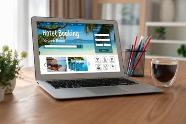 Çevrimiçi otel konaklama rezervasyon sitesi mod rezervasyon sistemi sağlar. Seyahat teknolojisi kavramı .
