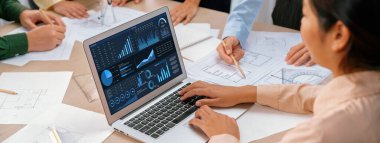 İş veri paneli, pazarlama stratejisi planlaması için iş zekası analizi sunar. Müşteri taleplerini analiz etmek ve iş dünyasının geleceğini önceden görmek için büyük veriler sunulur.