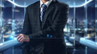 İş adamı iş büyümesi için ölçümleri değerlendirir, genişleme hedefleri koyar. İnovasyon ve strateji 2025 yoluyla sürekli iş büyümesini teşvik etme hakkında görüşler. Kullanıcı Kimliği