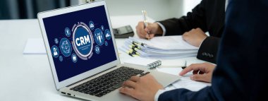 CRM işletme ve işletme için canlı bilgisayarda müşteri ilişkileri yönetim sistemi