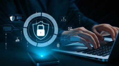 İş adamı siber güvenliğin özünü keşfeder. Siber koruma yöntemlerini, tehditleri derinlemesine araştır ve siber güvenlik duruşunu güçlendir. Siber güvenlik çağında UUID 'de gezinmek için gerekli