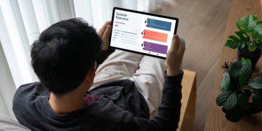 Şirket işleri için mod bilgisayar yazılımının müşteri deneyimi ve gözden geçirme analizi