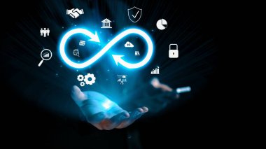 İş adamı sonsuz olasılıkları ve sonsuzluğun özünü benimser, fırsatları keşfetmek için ilham verir. Sonsuzluğun ve olasılıkların birleştiği bir dünyaya dalın ve potansiyel UUID 'yi keşfedin.