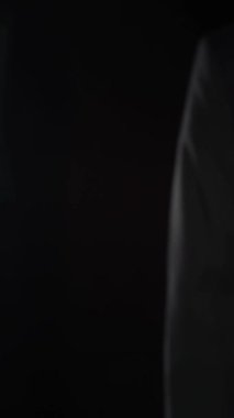 İşadamı, ticari kar artışının gelecekteki hedefe arttığını gösteren imalı bir tablo çizdi. Şirket işlerinin yükselmesi için mükemmel bir mali durum. Finans ve para teknolojisi .