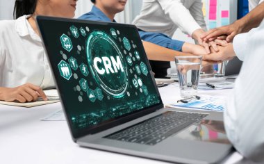 CRM işletme ve işletme için canlı bilgisayarda müşteri ilişkileri yönetim sistemi