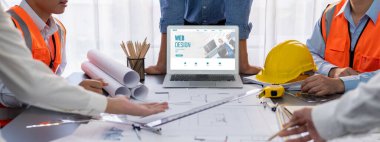 Web sitesi tasarım yazılımı çevrimiçi perakende ticaret ve e-ticaret için canlı şablon sağlıyor