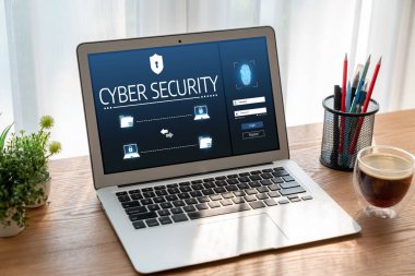 Bilgisayar ekranındaki siber güvenlik sistemi özel bilgileri bilgisayar korsanlarından ve siber saldırılardan koruyor.