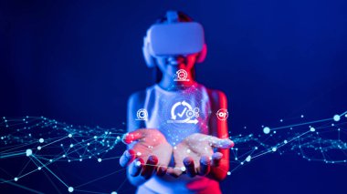 Sanal gerçeklik gözlüklü bir kadın figürü ellerini açık tutarak dijital ve yenilikçi bir ortamda iş yöntemlerini ve çevik kavramları sembolize ediyor. XDMCP