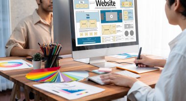 Web sitesi tasarım yazılımı çevrimiçi perakende ticaret ve e-ticaret için canlı şablon sağlıyor