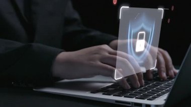 İş adamı siber güvenliğin özünü keşfeder. Siber koruma yöntemlerini, tehditleri derinlemesine araştır ve siber güvenlik duruşunu güçlendir. Siber güvenlik çağında UUID 'de gezinmek için gerekli