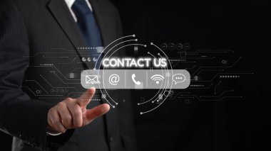 Müşteri EIDE hizmetleri için 24 saat çalışan müşteri desteği, çevrimiçi yardım masası ve çağrı merkezi müşterilere teknik bilgiler sunmaktadır