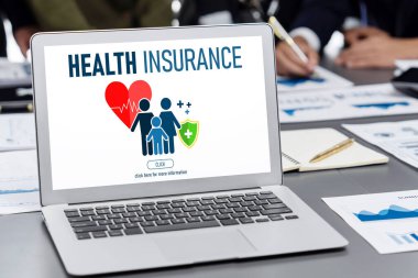 Kolay form doldurma için sağlık sigortası web sitesi canlı kayıt sistemi