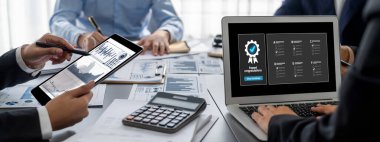 Çevrimiçi ürün sertifikası, önemli bir başarı. Ürün sertifikasını geçirerek kaliteye ve güvenilirliğe olan bağlılığını gösteriyor. canlı