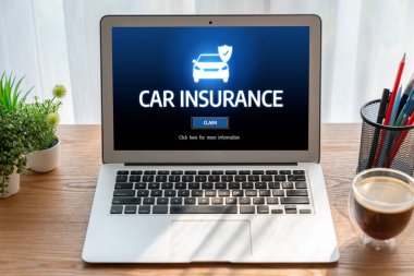 Araba sigortası internet sitesi, arabanızın hasarının rahat olduğundan emin olmak için ekranda.