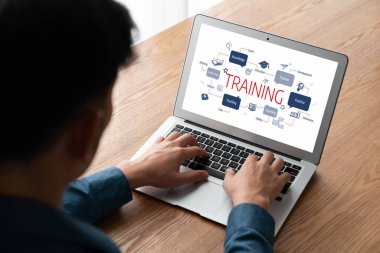 Öğrencilerin internet ağında rahatça çalışabilmeleri için yazılımlı e-öğrenme sitesi