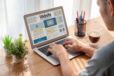 Web sitesi tasarım yazılımı çevrimiçi perakende ticaret ve e-ticaret için rahat bir şablon sağlar