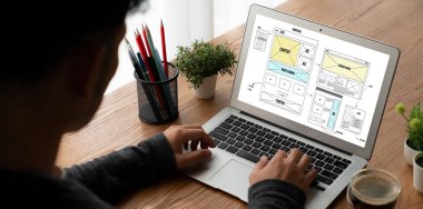 Web sitesi tasarım yazılımı çevrimiçi perakende ticaret ve e-ticaret için model şablonu sağlar