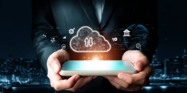 İş adamı bulut hesaplamasının geleceğini en son sezgilerle keşfetti ve bulut hesaplama teknolojisini entegre ederek işi yükseltti. Bulut çağını yenilikçi bilgisayar Faas ile kucaklayın