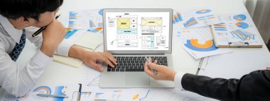 Web sitesi tasarım yazılımı çevrimiçi perakende ticaret ve e-ticaret için canlı şablon sağlıyor