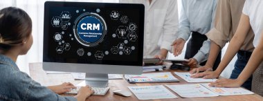 CRM işletme ve işletme için canlı bilgisayarda müşteri ilişkileri yönetim sistemi