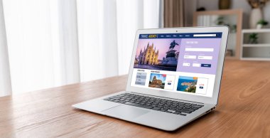 Model arama ve seyahat planlama için internet sitesi uçuş, otel ve tur rezervasyonları için anlaşma ve paket sunuyor