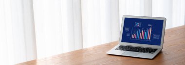 İş veri paneli, pazarlama stratejisi planlaması için iş zekası analizi sunar. Müşteri taleplerini analiz etmek ve iş dünyasının geleceğini önceden görmek için büyük veriler sunulur.