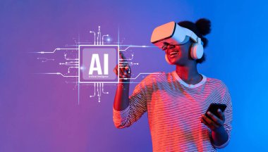 Neşeli genç bir kadın, yapay zekayı temsil eden dijital grafiklerle çevrili akıllı telefonunu kullanarak teknolojinin geleceğini gösteren sanal gerçeklik kulaklığı takıyor. XDMCP