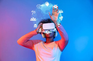 Sanal gerçeklik ve yapay zekanın dinamik füzyonunu fütüristik bir ortamda keşfedin, teknolojinin ve küresel bağlantıların büyüleyici potansiyelini ortaya çıkarın. XDMCP