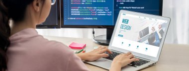 Web sitesi tasarım yazılımı çevrimiçi perakende ticaret ve e-ticaret için canlı şablon sağlıyor