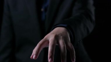 İş adamı küresel pazarlama ve finans konusunda uzmandır. Küresel pazarların karmaşıklığını, stratejileri ve pazarlama erişimini geliştirmek. Küresel finans ve pazarlama UUID 'sinde başarı