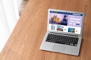 Model arama ve seyahat planlama için internet sitesi uçuş, otel ve tur rezervasyonları için anlaşma ve paket sunuyor