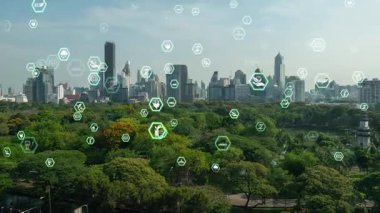 Çevre kirliliğini azaltmak ve ESG hedeflerine ulaşmak için temiz enerji, geri dönüşüm ve sıfır atık yönetimi yoluyla sürdürülebilir değişim kavramına doğru kayan yeşil şehir teknolojisi .