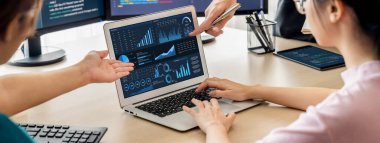 İş veri paneli, pazarlama stratejisi planlaması için iş zekası analizi sunar. Müşteri taleplerini analiz etmek ve iş dünyasının geleceğini önceden görmek için büyük veriler sunulur.